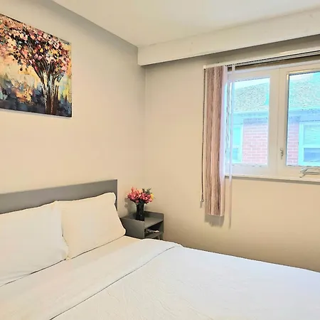 A Home Away-Cozy Guest Room In Toronto Exterior photo